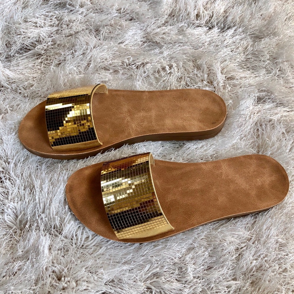 ‼️PRICE IS FIRM‼️Gold metallic slides/sandals - Picture 2 of 4